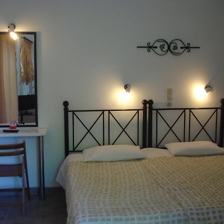 Iron House Apartamento Agios Georgios  Exterior foto