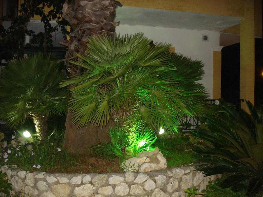 Iron House Apartamento Agios Georgios  Exterior foto