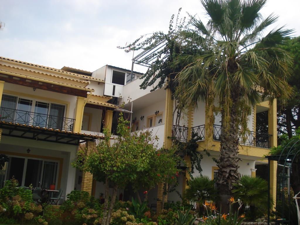 Iron House Apartamento Agios Georgios  Exterior foto