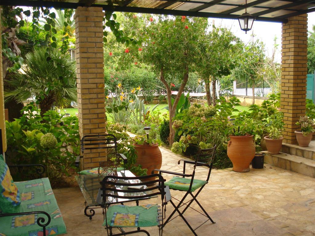 Iron House Apartamento Agios Georgios  Exterior foto