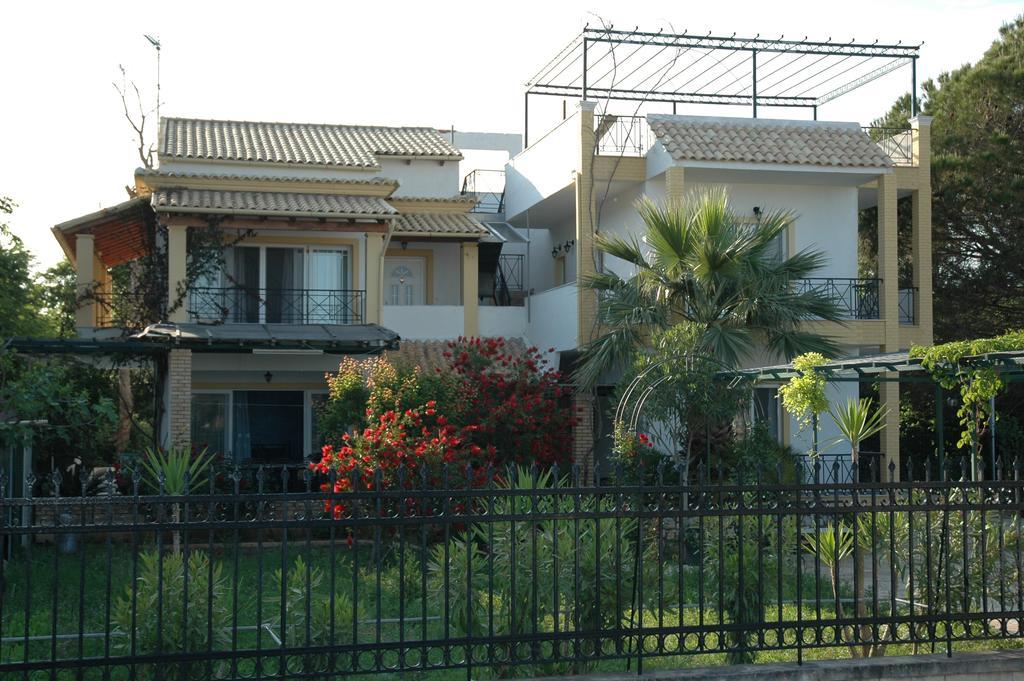 Iron House Apartamento Agios Georgios  Exterior foto