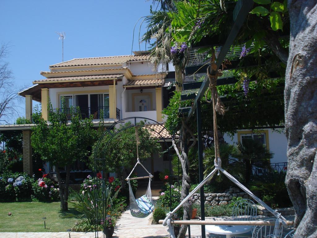 Iron House Apartamento Agios Georgios  Exterior foto