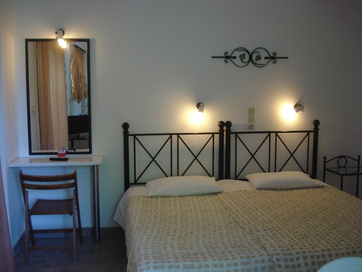 Iron House Apartamento Agios Georgios  Exterior foto