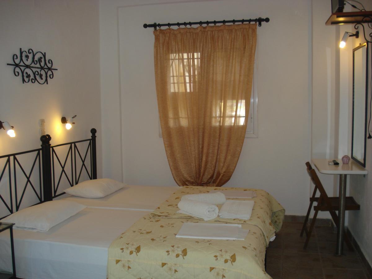 Iron House Apartamento Agios Georgios  Exterior foto